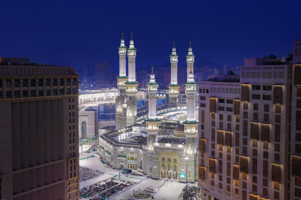 Tawaf Jumeirah · 7